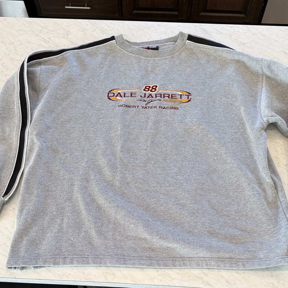 Vintage Chase Authentic’s sweatshirt